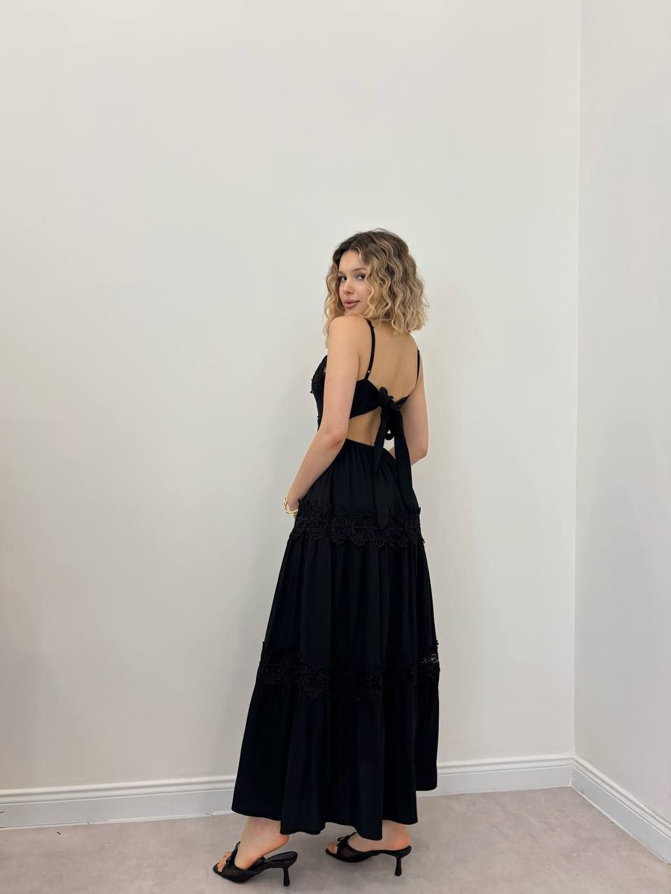 Elegant Lace Detail Summer Maxi Dress