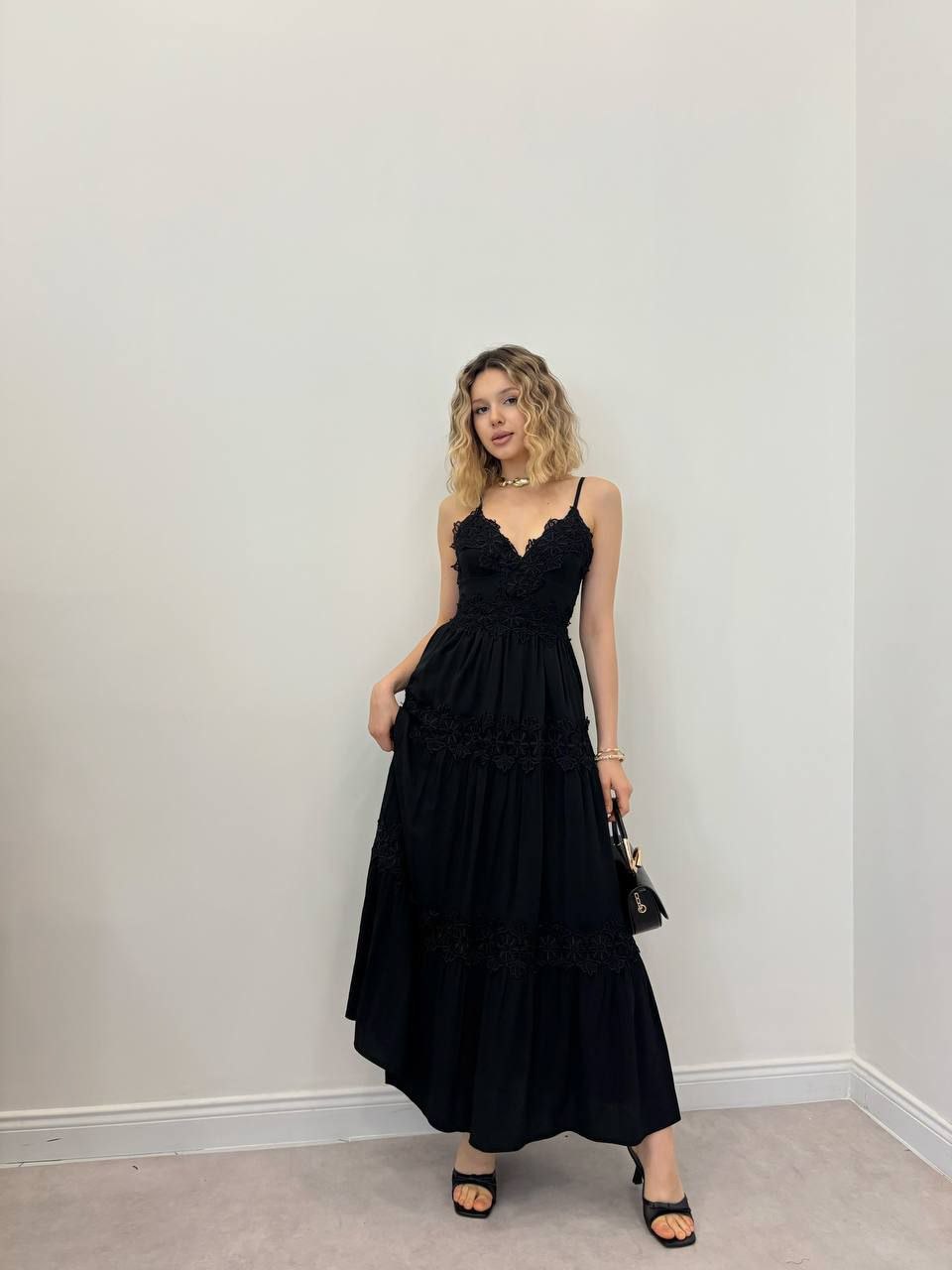 Elegant Lace Detail Summer Maxi Dress